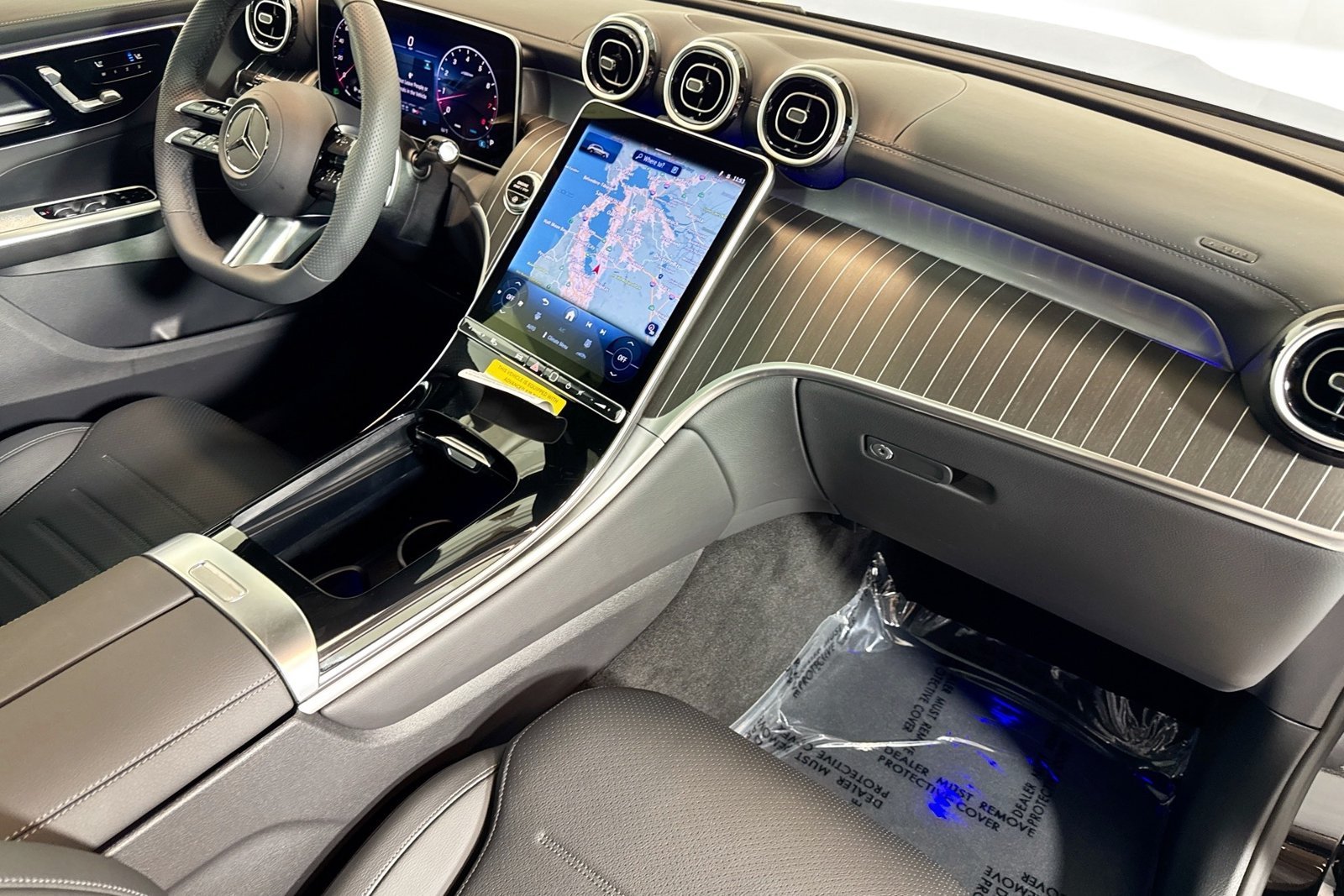 New 2026 Black Mercedes-Benz GLC 300 image 27