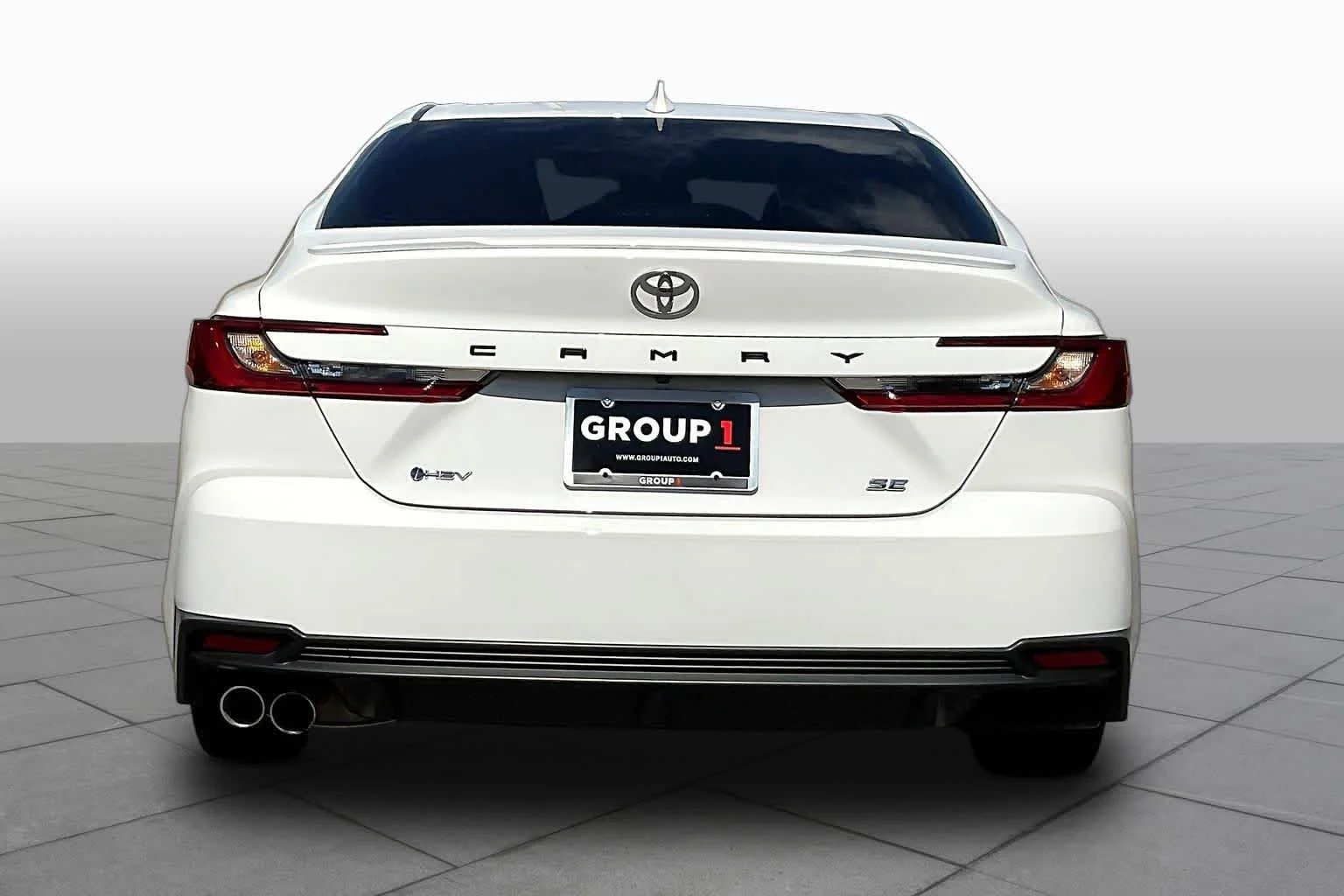 Used 2025 Ice Cap Toyota SE image 5