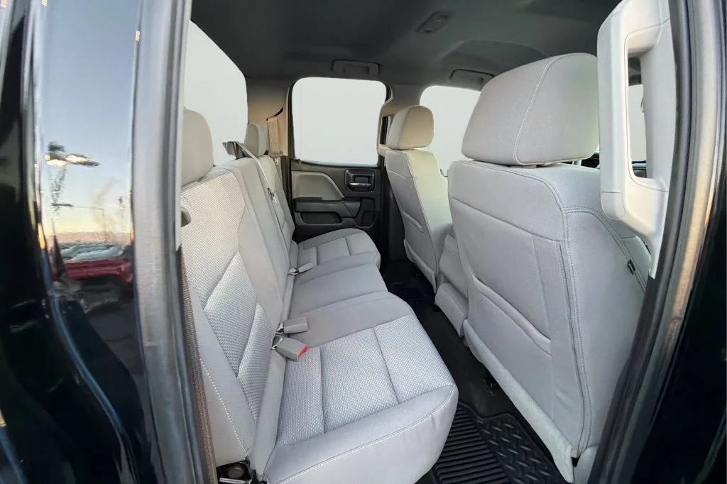 Used 2016 Black Chevrolet Custom image 12