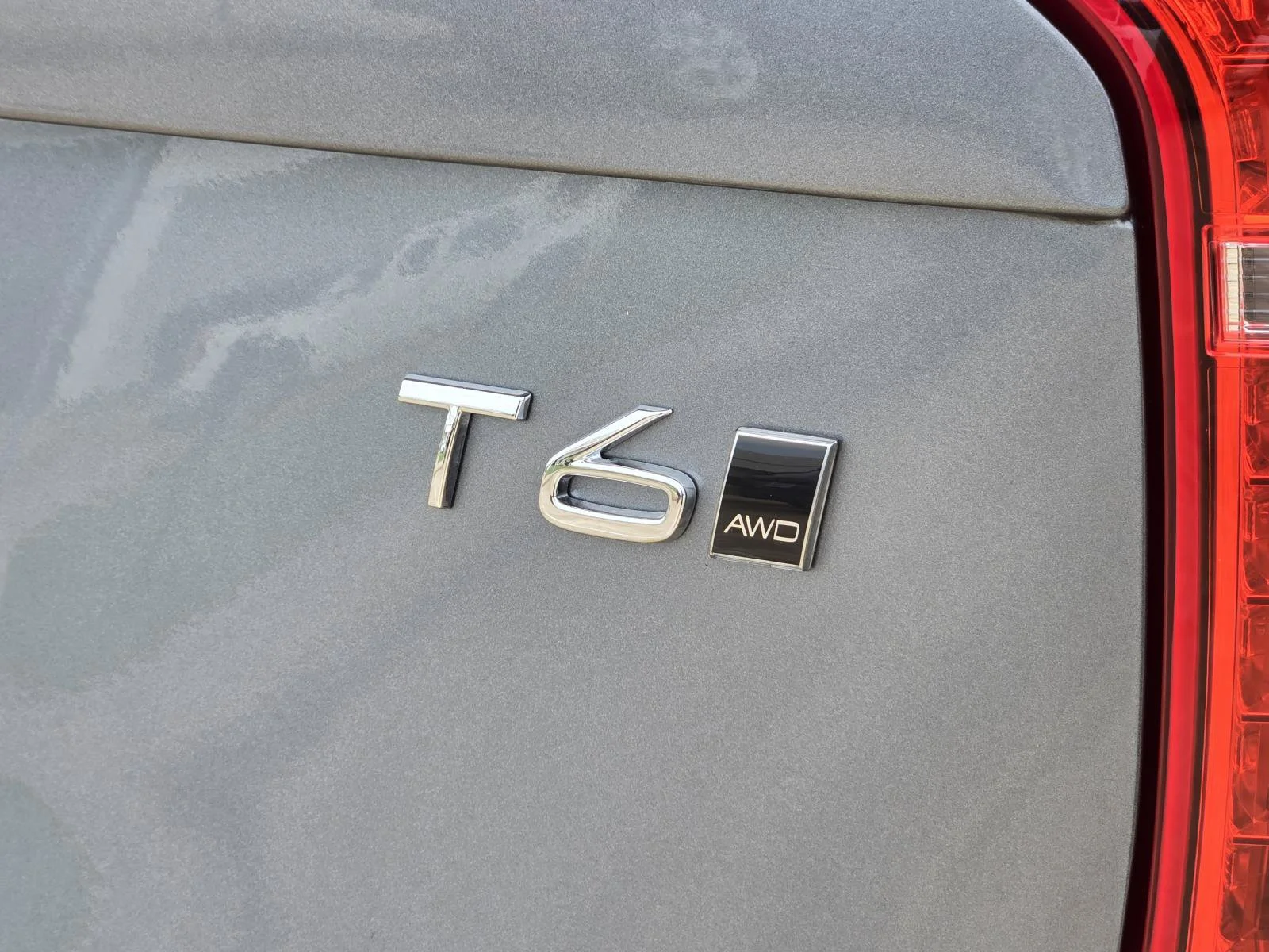 Used 2019 Gray Metallic Volvo Momentum image 11