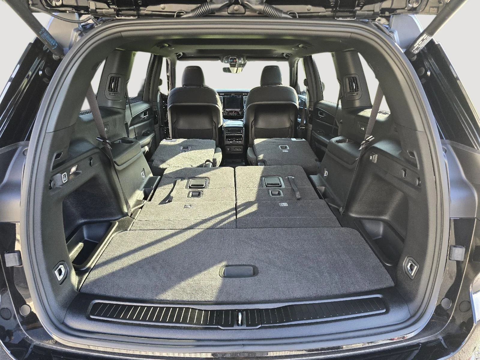 New 2026 Diamond Black Crystal Pearl-Coat Exterior Paint Jeep Laredo X image 20
