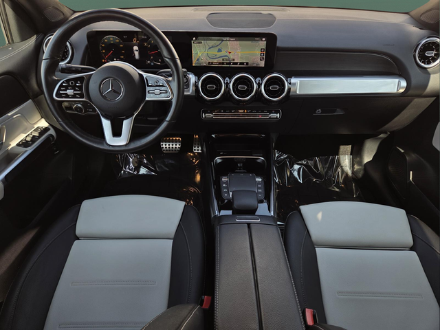 Used 2022  Mercedes-Benz GLB 250 image 10