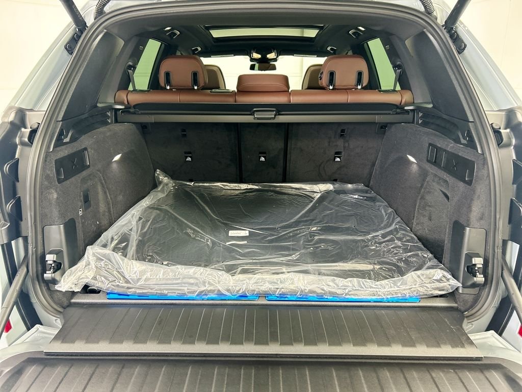 New 2026 Gray Metallic BMW xDrive50e image 27