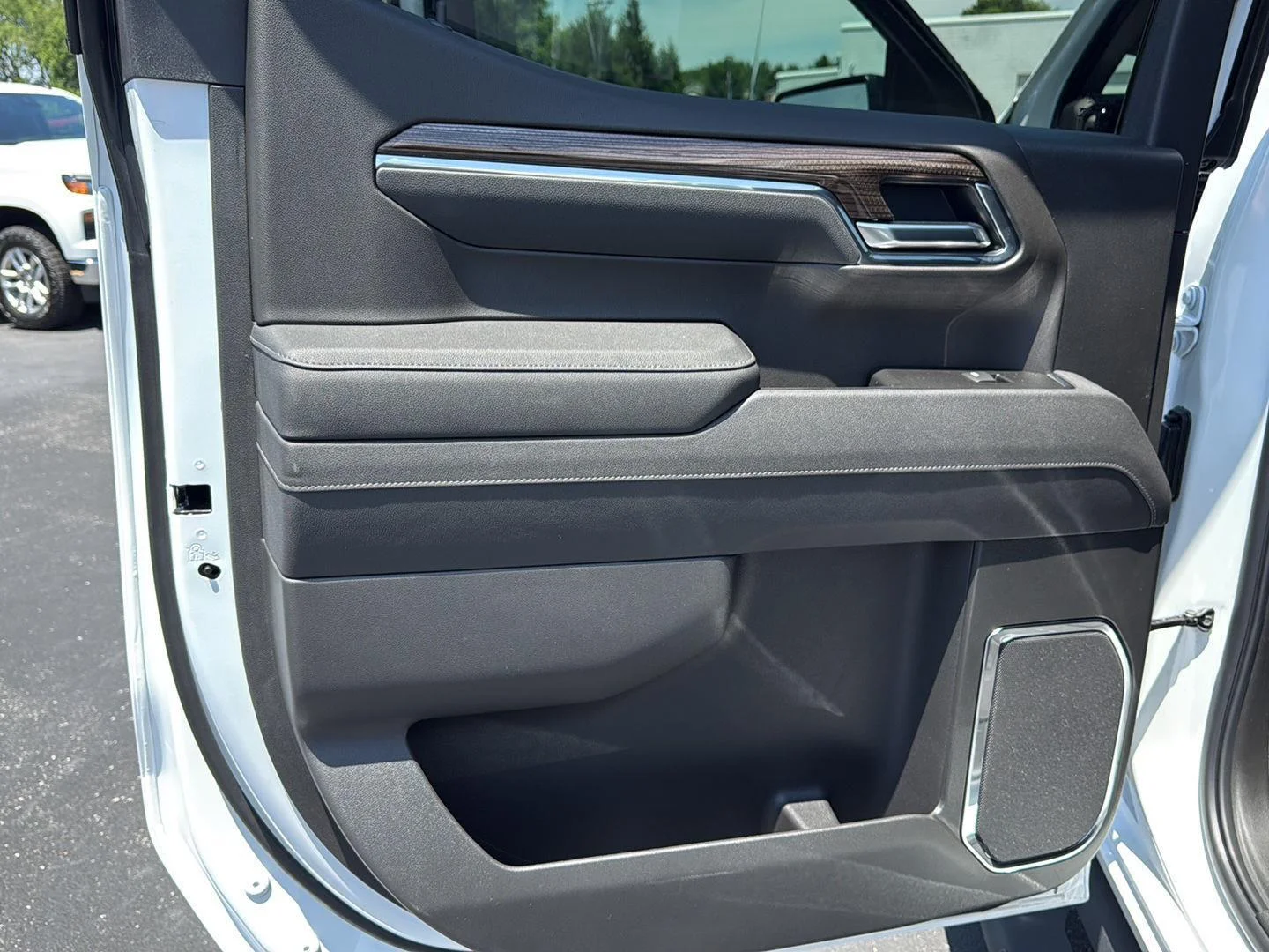 New 2026 Summit White Chevrolet LT Trail Boss image 23