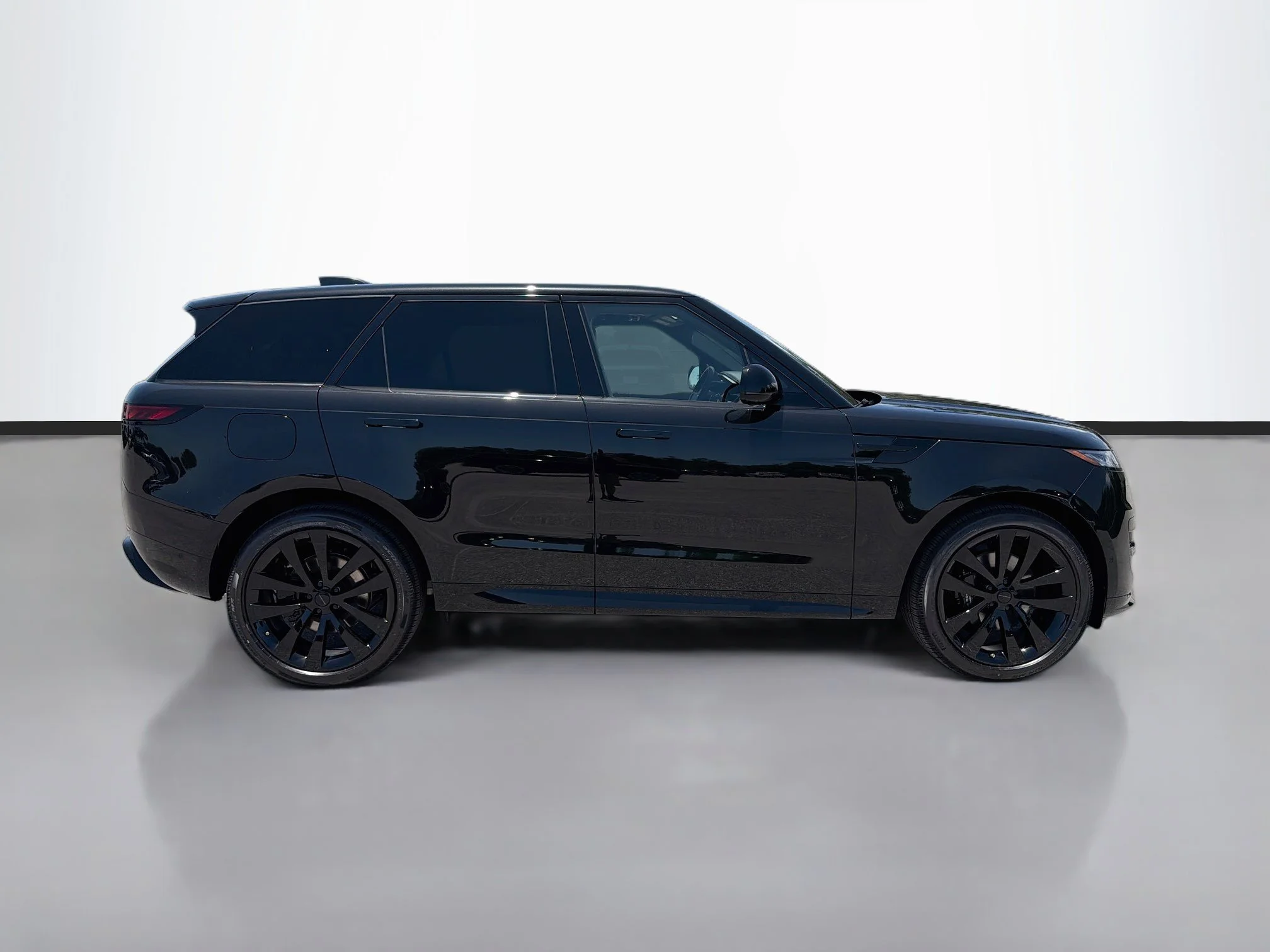 New 2026 Santorini Black Land Rover Dynamic SE image 6