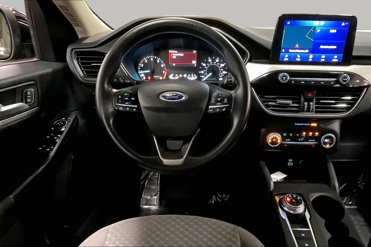 Used 2020 Agate Black Metallic Ford SE image 6