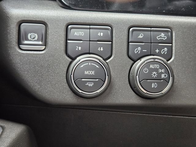 Used 2025 Black Chevrolet High Country image 22