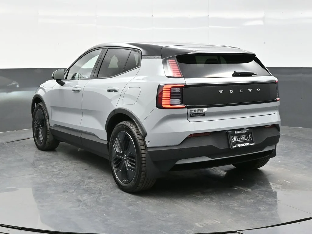 New 2026 Vapour Grey Volvo Twin Motor Cross Country Ultra image 5