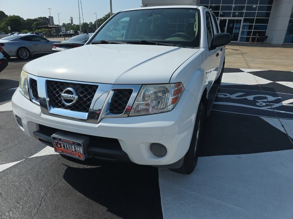 Used 2012 White Nissan SV image 4