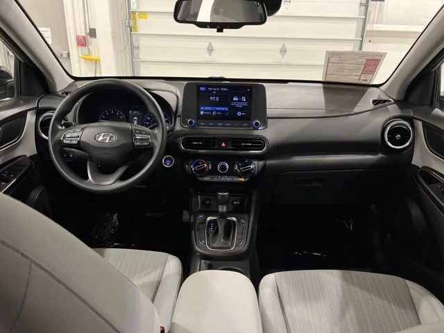 Used 2022 Silver Hyundai SEL image 11