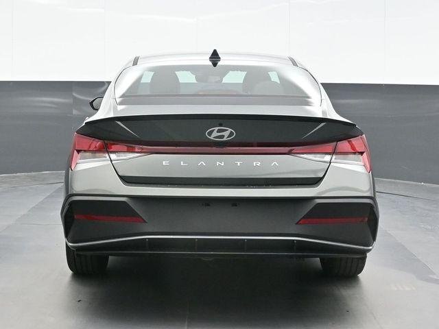 New 2026 Gray Hyundai SEL Sport Plus image 2