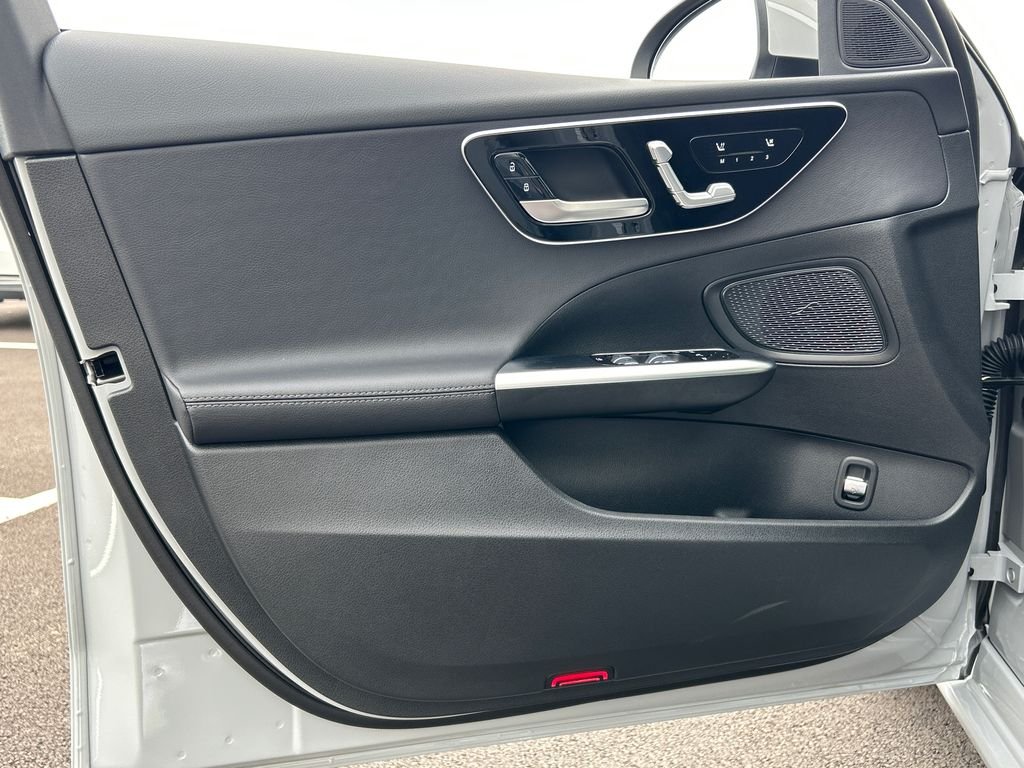 New 2026 MANUFAKTUR Alpine Grey Mercedes-Benz C 300 image 10