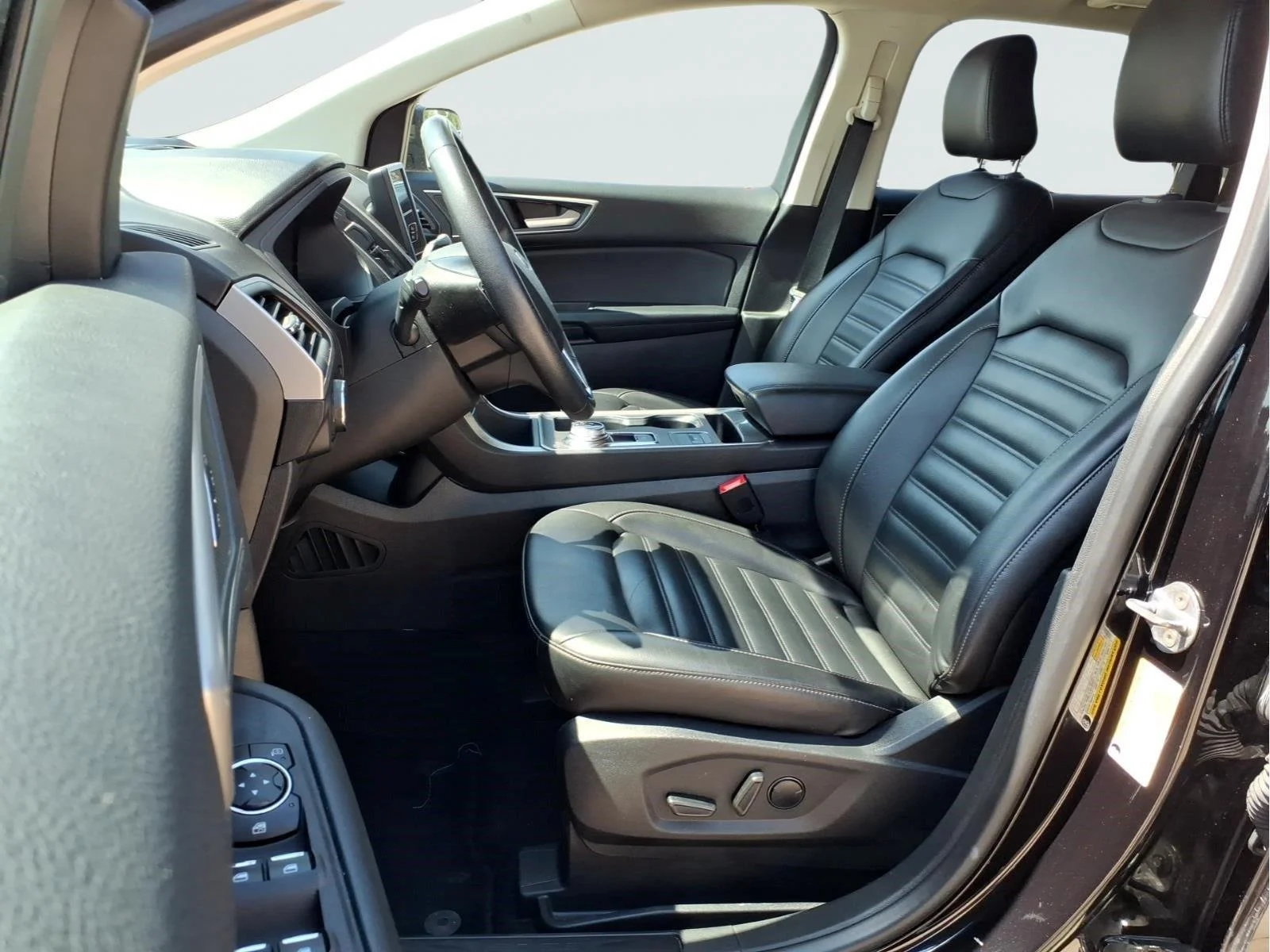 Used 2024 Agate Black Ford SEL image 17