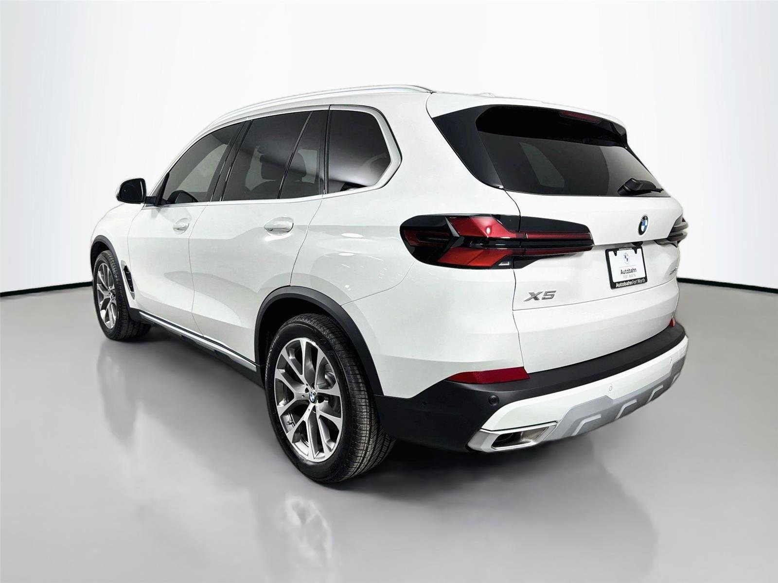 New 2026 Alpine White BMW xDrive40i image 7