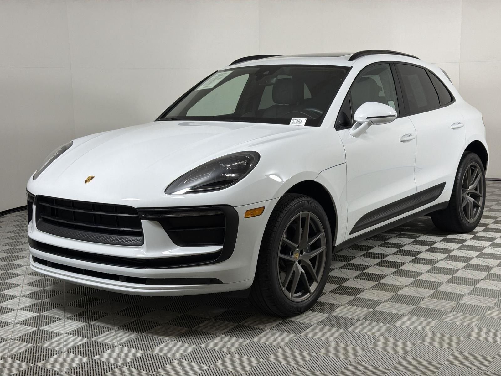 2022 Porsche Macan Base