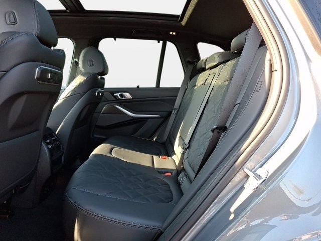 New 2026 Skyscraper Grey Metallic BMW xDrive50e image 9