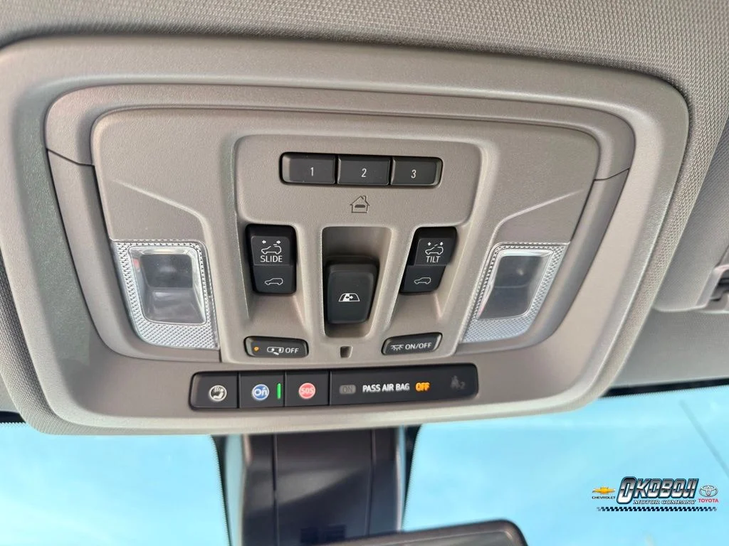 Used 2021 Green GMC Denali image 14