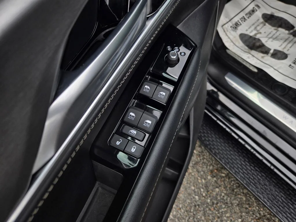 Used 2024 Black Jeep Series II image 15