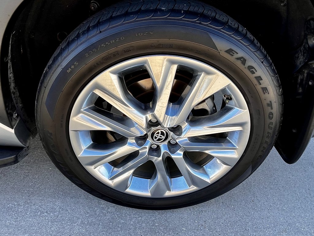 Used 2023 Celestial Silver Metallic Toyota Limited image 9