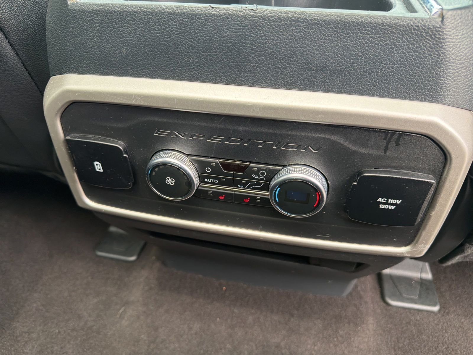 Used 2023 White Ford Limited image 21