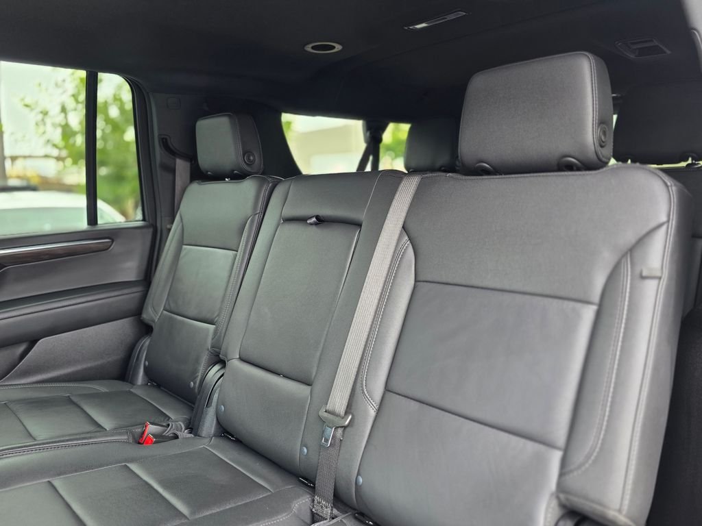 2025 Chevrolet Suburban Z71 - Photo 16
