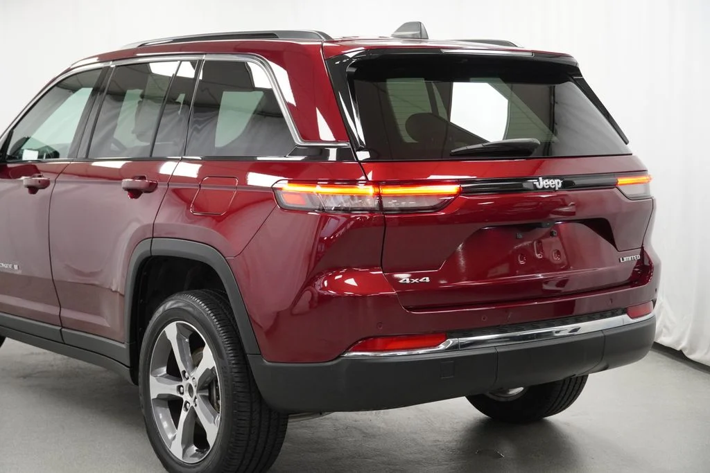Used 2025 Red Jeep Limited image 25