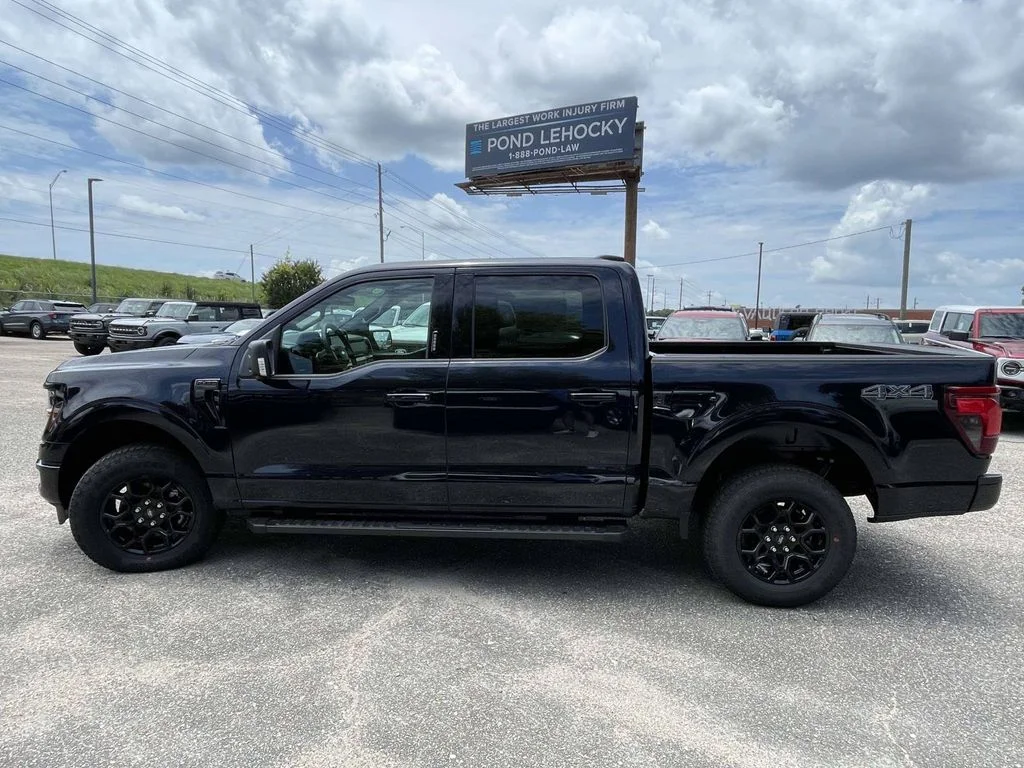 New 2026 Blue Ford XLT image 6