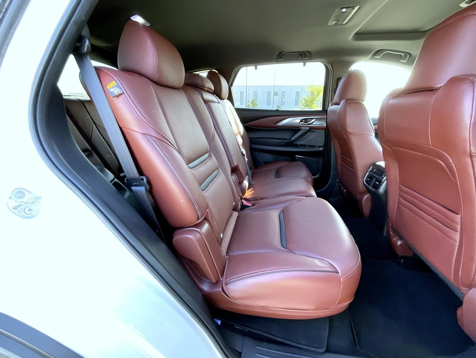 Used 2019 White Mazda Signature image 18