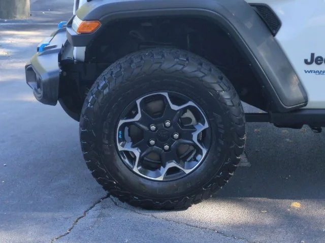 Used 2022 White Jeep Unlimited Rubicon 4xe image 10