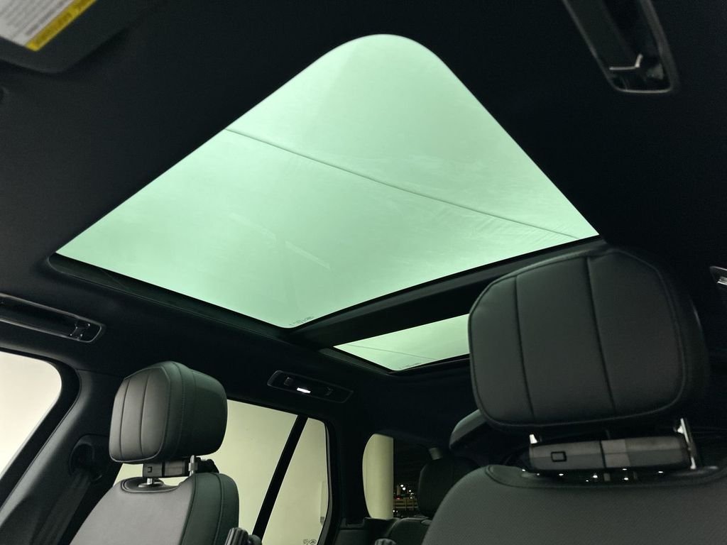 New 2026 Fuji White Land Rover SE image 19