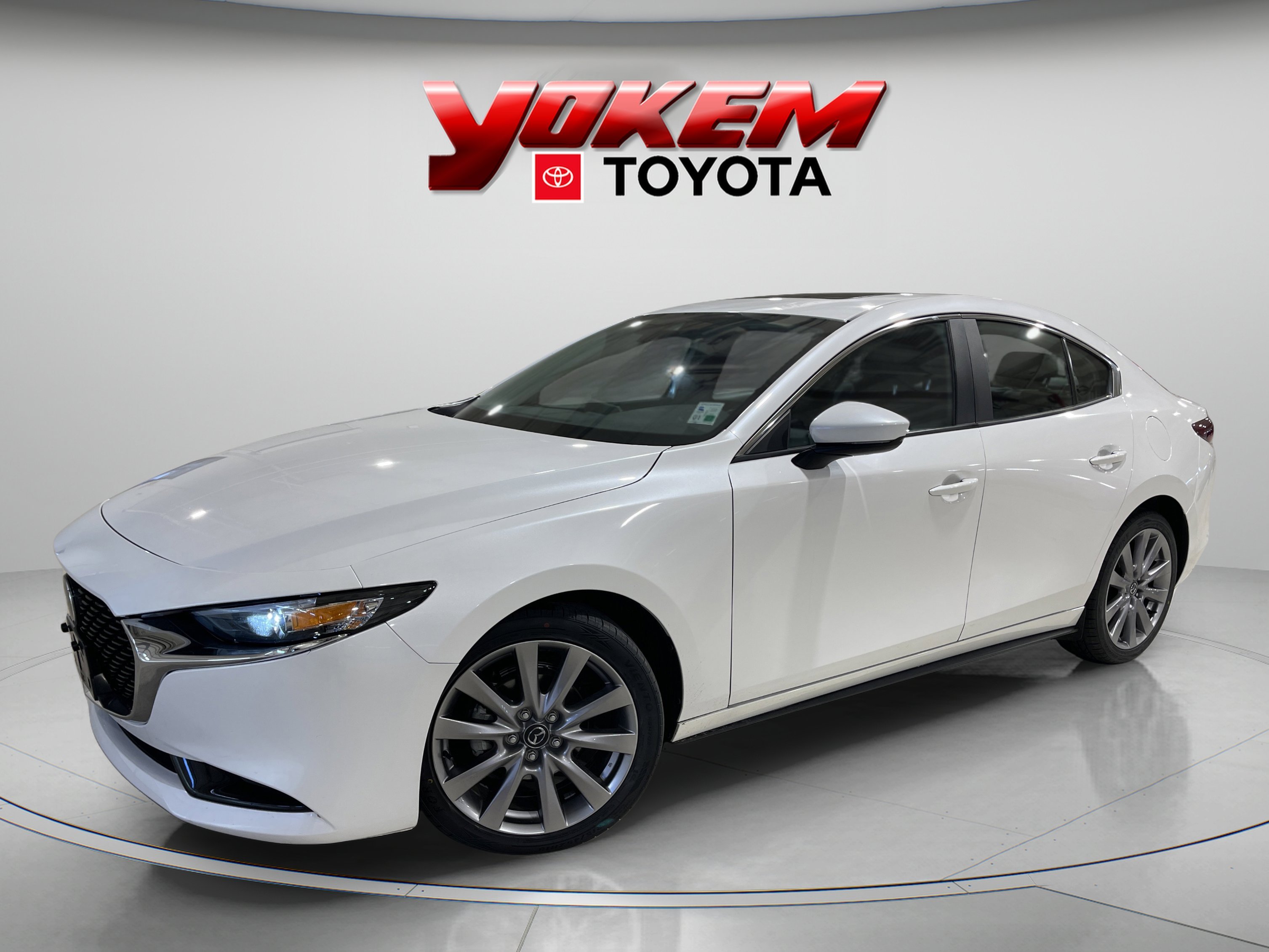 Used 2023 Snowflake White Pearl Mica Mazda 2.5 S Preferred image 1