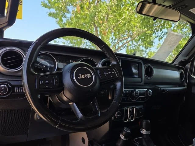 Used 2022 Gray Jeep Sport image 9