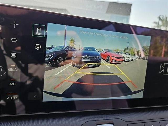 2025 Kia K4 EX - Photo 18