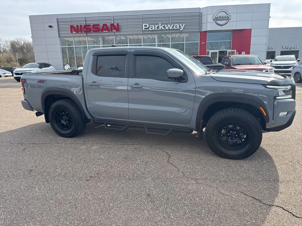 2023 Nissan Frontier PRO-4X Crew Cab 4X4's photo