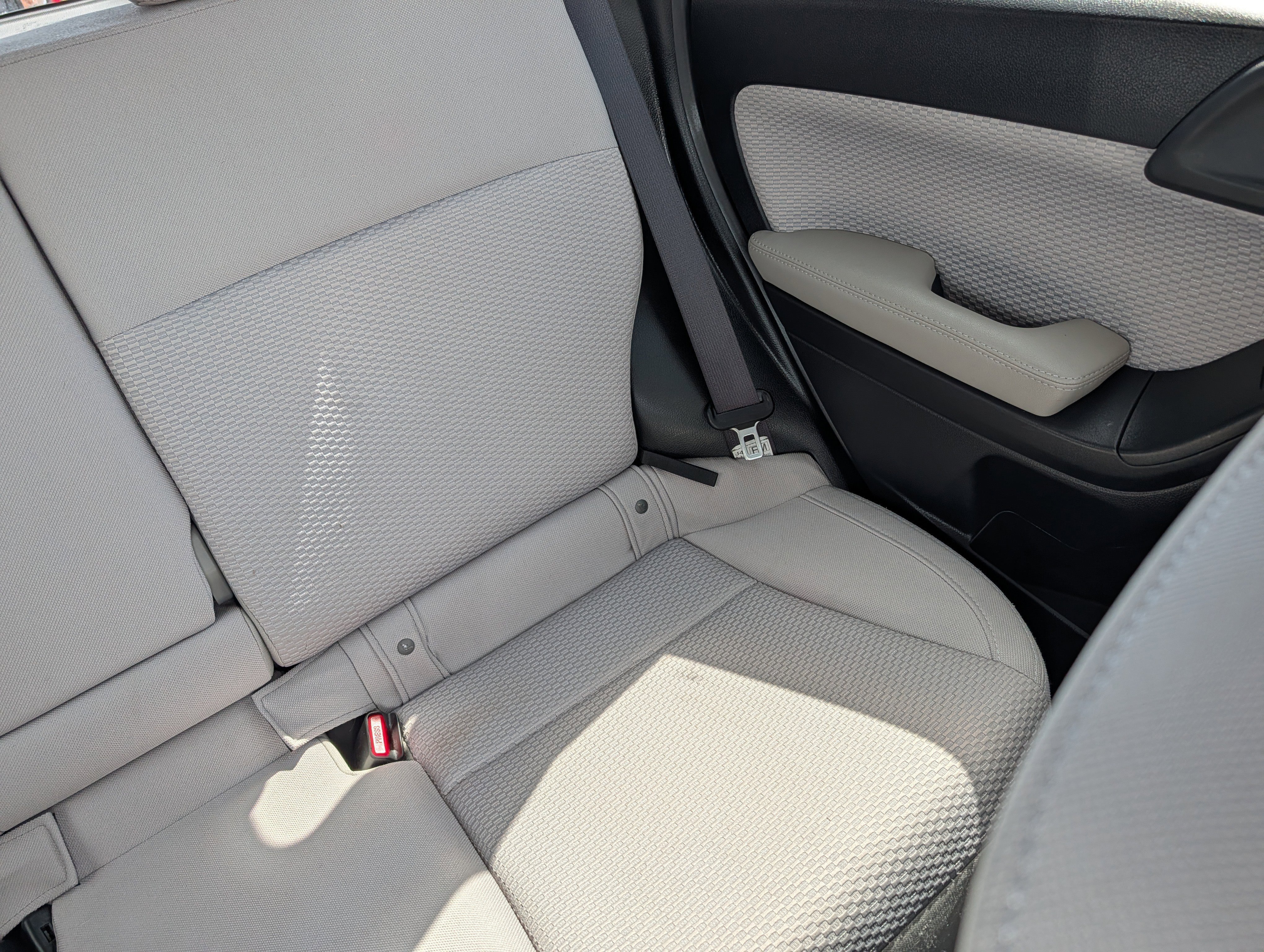 Used 2018 Crystal White Pearl Subaru Premium image 14