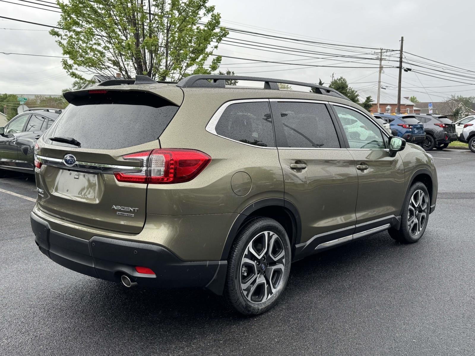 New 2026 AUTUMN GREEN METALLIC Subaru Limited 7-Passenger image 2