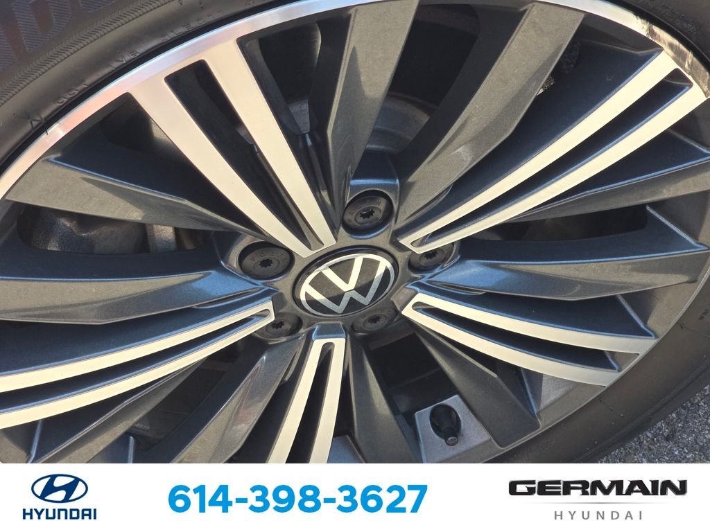 Used 2024  Volkswagen 2.0T Wolfsburg Edition image 12
