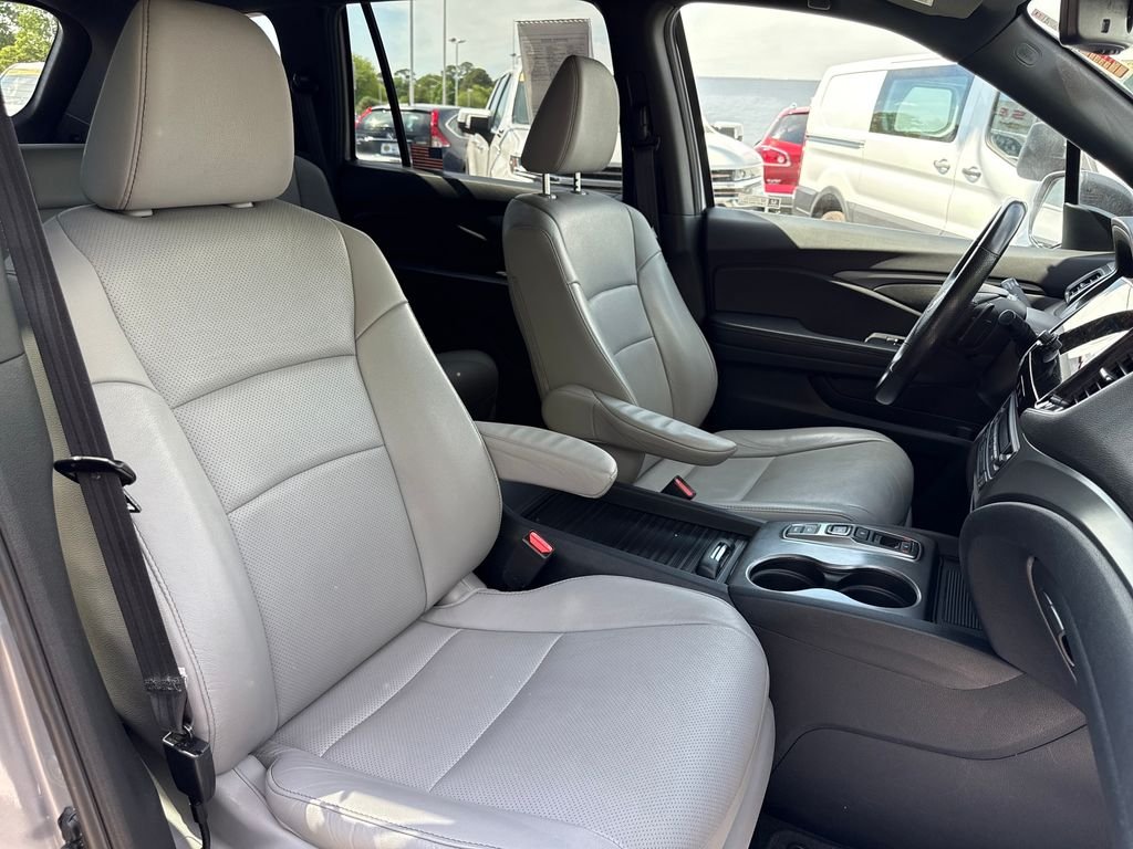 Used 2022 Silver Honda EX-L image 22