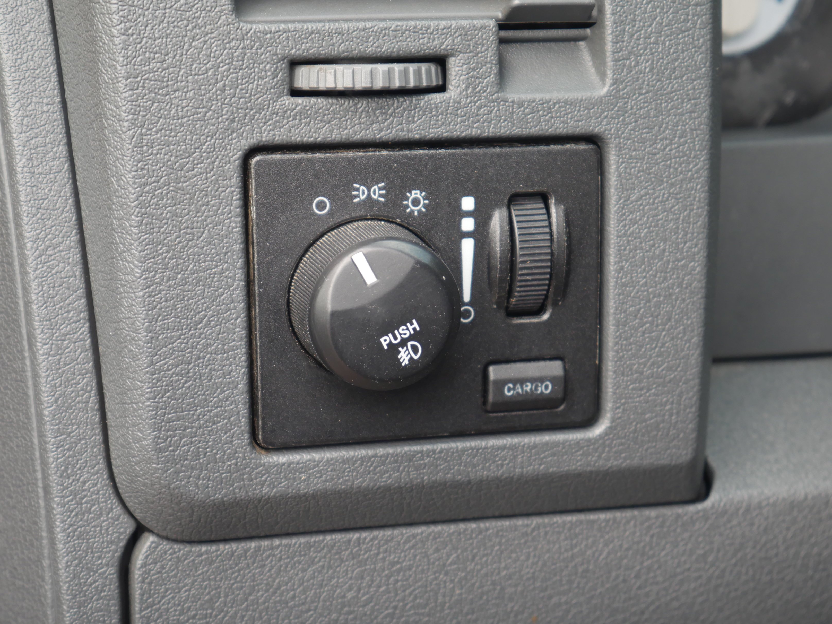 Used 2007 Sunburst Orange Pearl Dodge SLT image 5