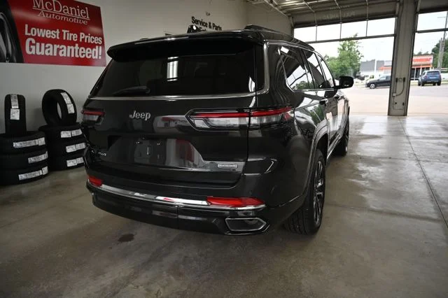 Used 2022 Gray Jeep Overland image 6