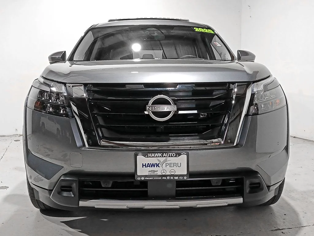 Used 2025 Gray Nissan Platinum image 2