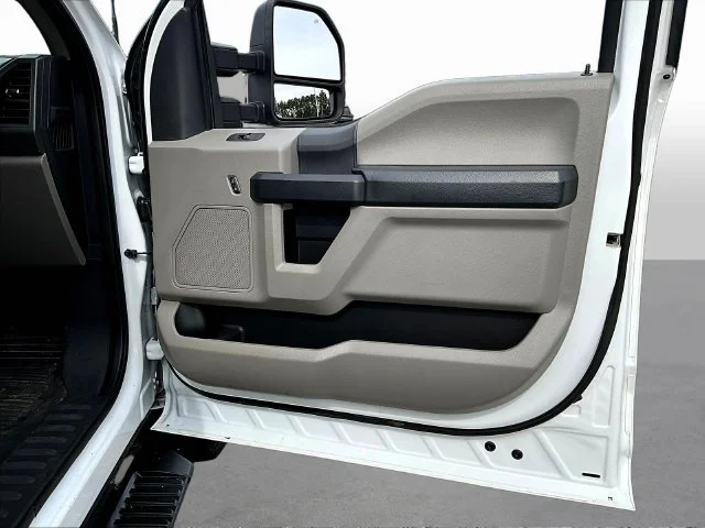 Used 2022 White Ford XL image 27