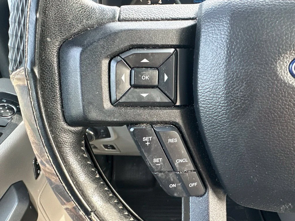 Used 2018 Blue Ford XLT image 19