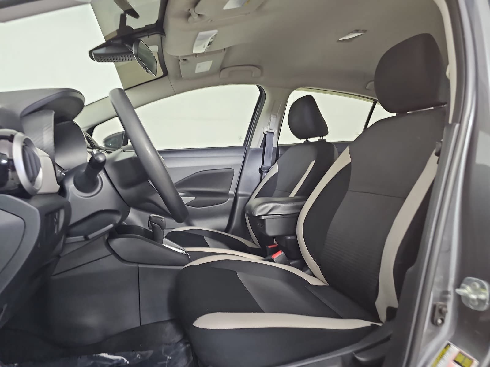 Used 2022 Gray Nissan 1.6 SV image 14