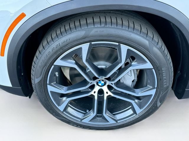 New 2026 White BMW xDrive50e image 26