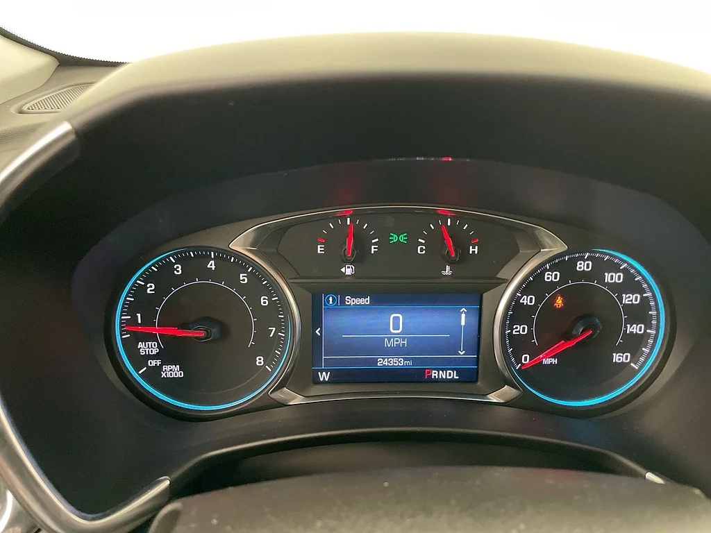 Used 2024 Summit White Chevrolet LT image 11