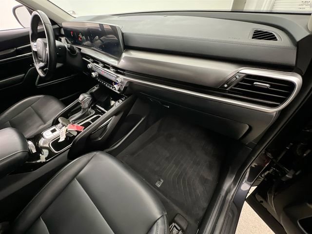 Used 2025 Gray Kia S image 13