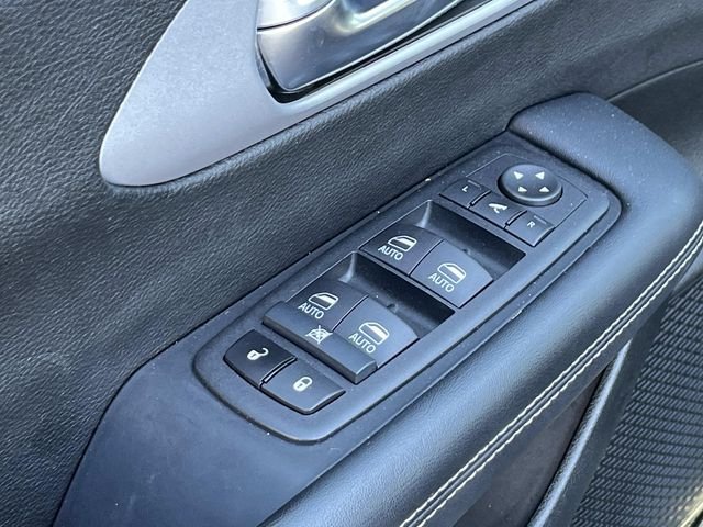 Used 2025 Black Chrysler Limited image 26