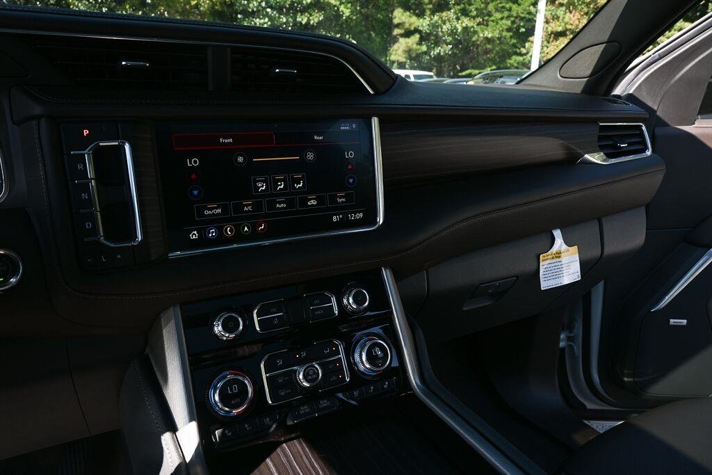 Used 2021 White Frost Tricoat GMC Denali image 12