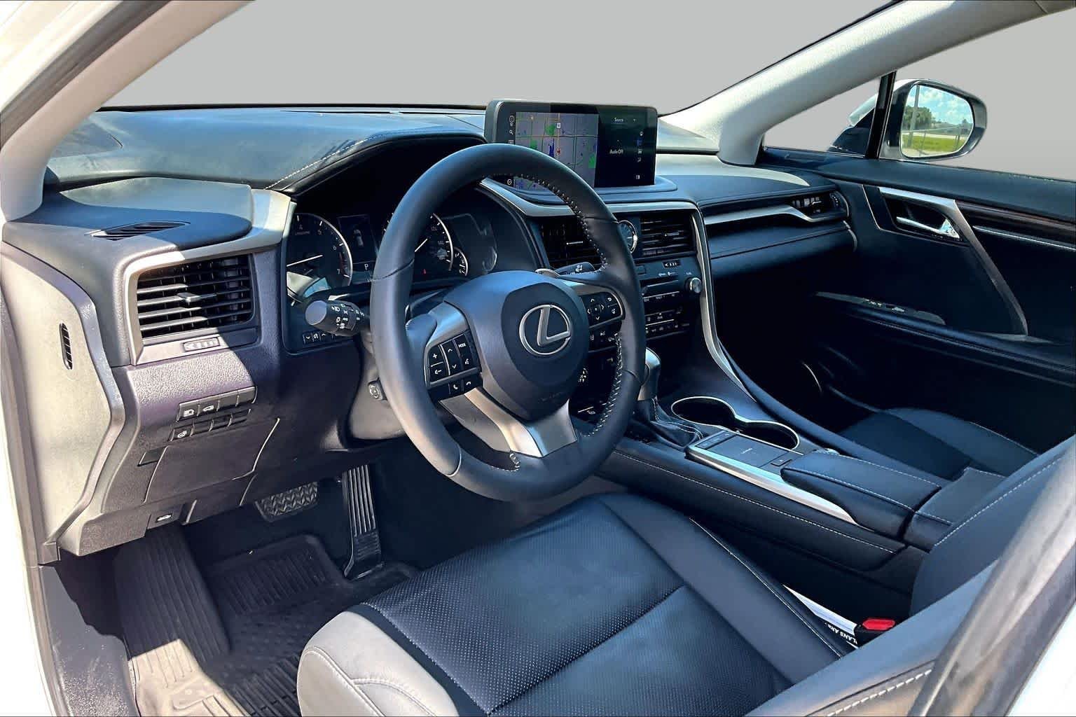 Used 2022 Eminent White Pearl Lexus  image 18